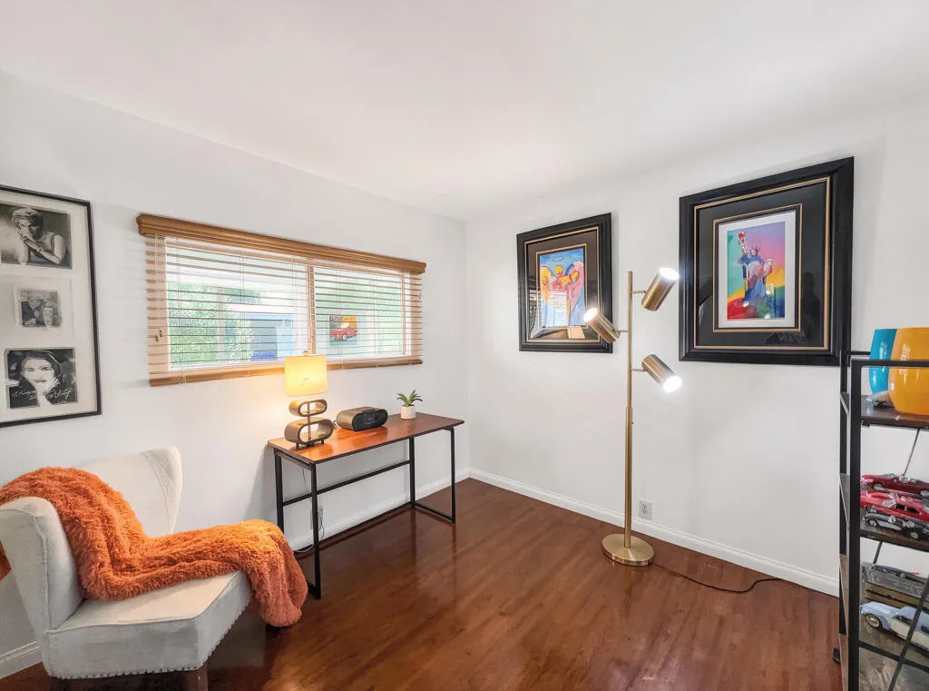 11-interior_bedroom_2_2