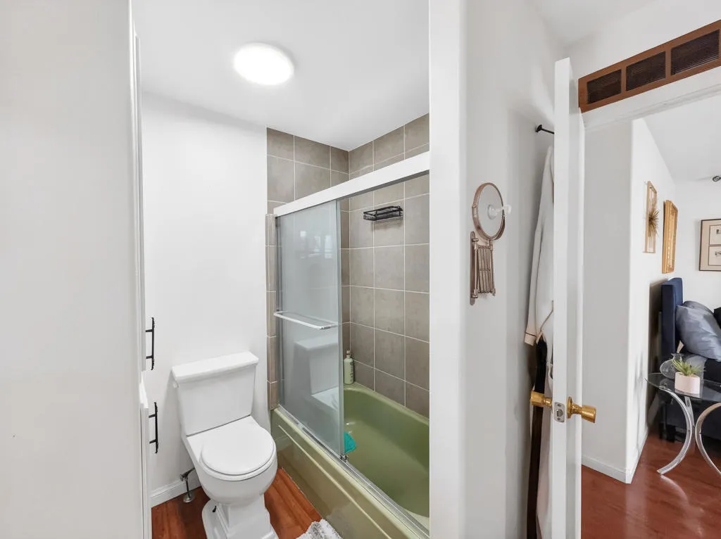 23-interior_primary_bathroom_2