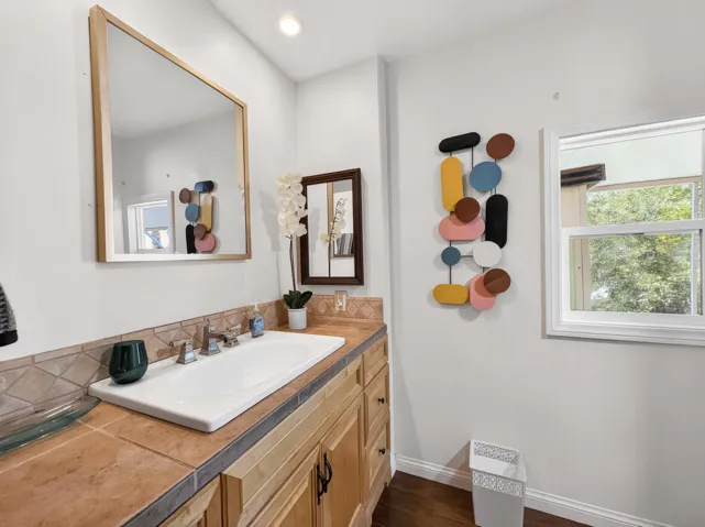 22-interior_primary_bathroom_1