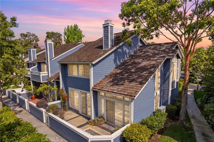 520 Lexington Court 103, Long Beach, California 90803