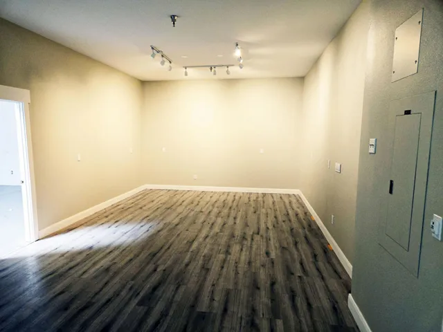 77-760 Suite B conference room