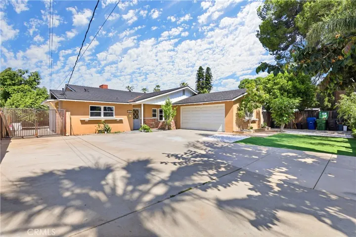 8011 Quartz Avenue, Winnetka, California 91306