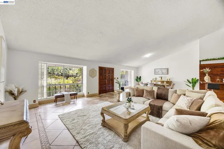 2857 Randall Way, Hayward, California 94541