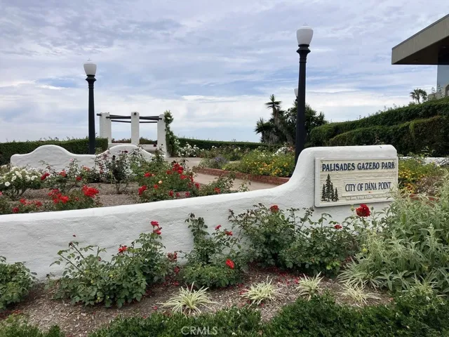 Palisades Gazebo Park