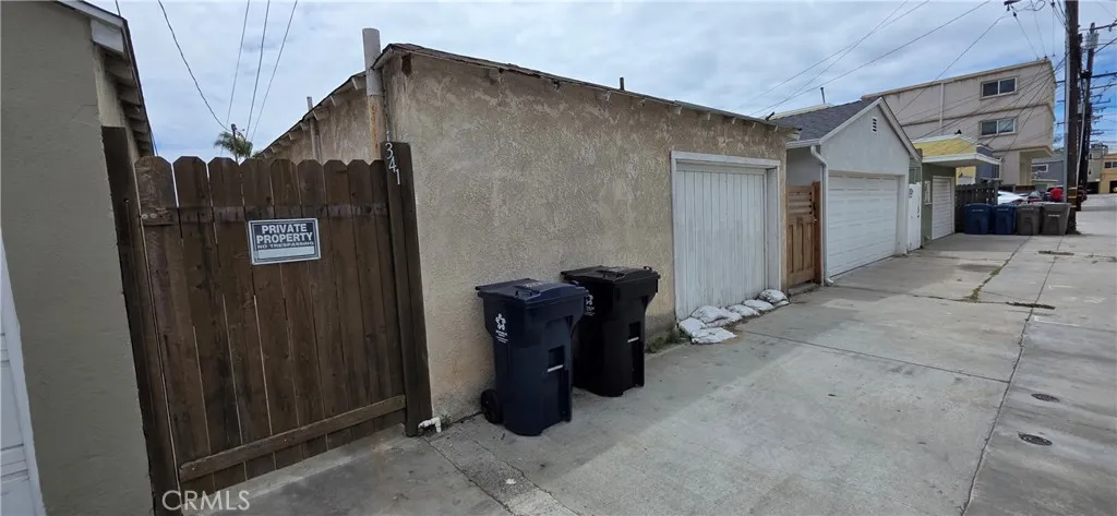 Exterior Back Alleyway.