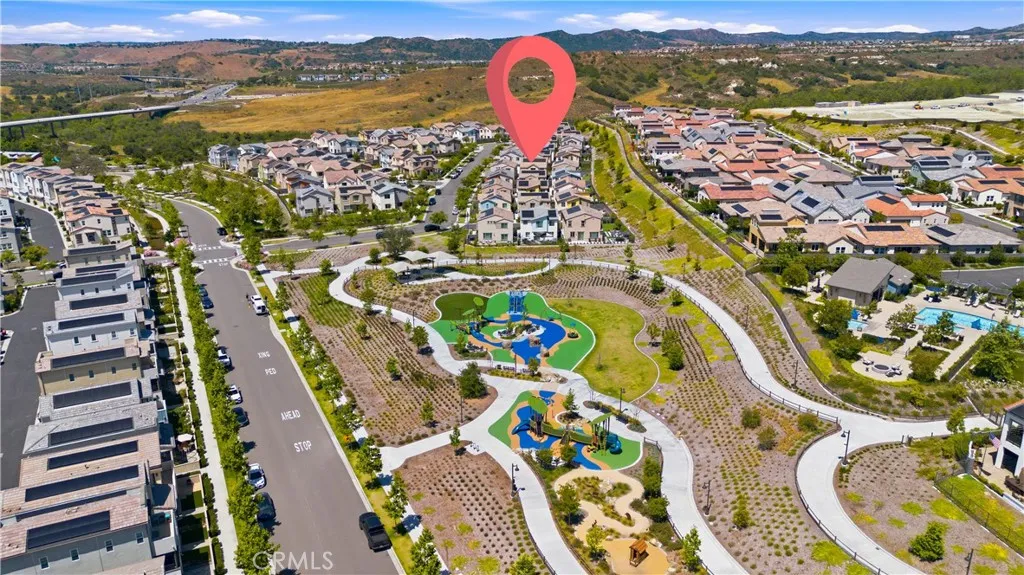 Walkable to Boulder Pond/ Playground