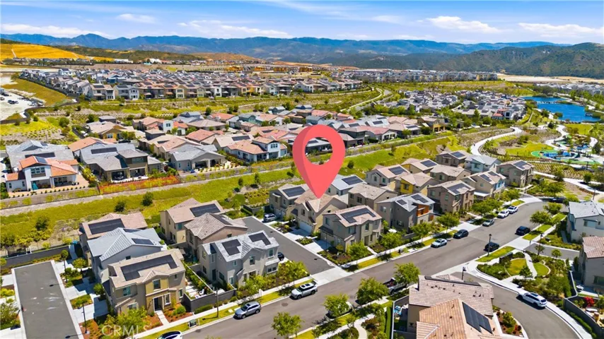 Walkable to Boulder Pond/Playground
