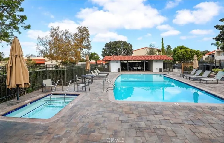 COMMUNITY POOL & SPA