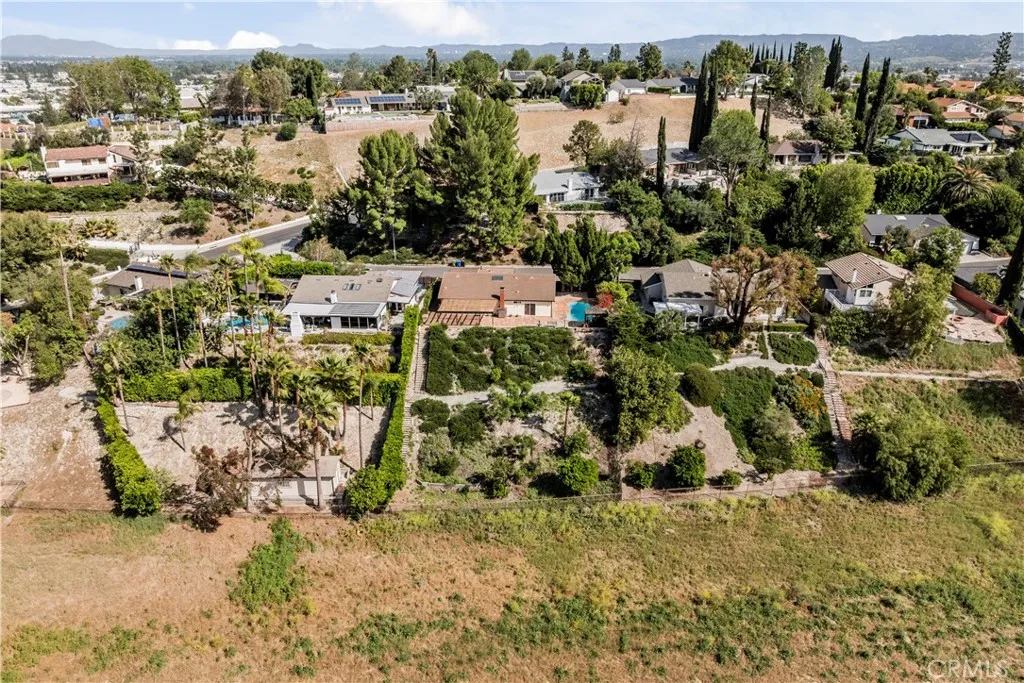 West Facing Lg Yard, Plant Fruit Trees
