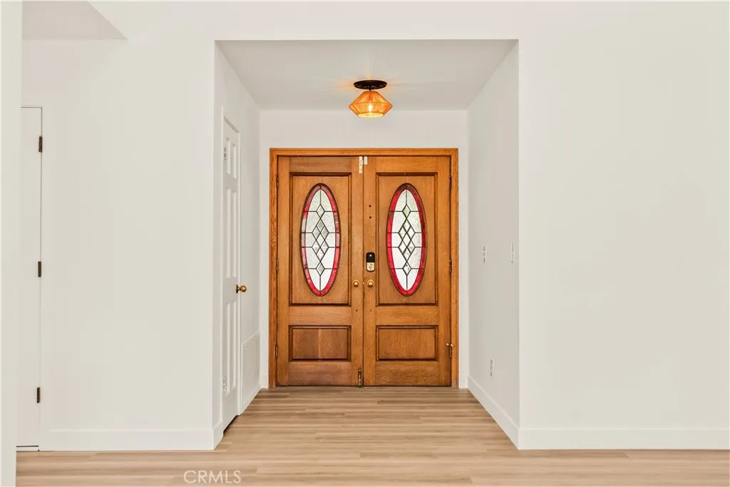 Entry w/ Coat Closet