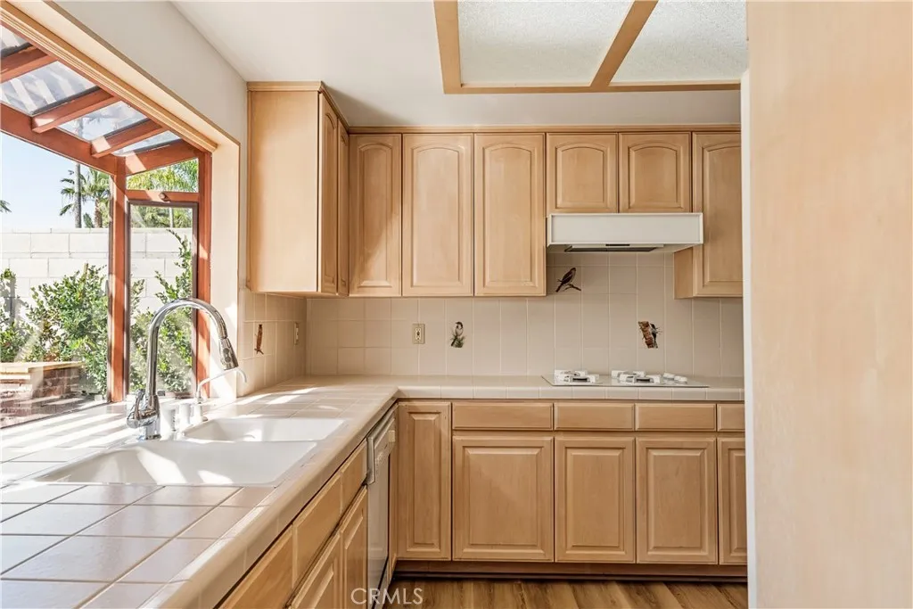Kitchen w/ Lots of Cabinets