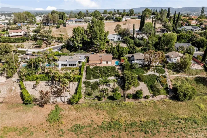 West Facing Lg Yard, Plant Fruit Trees