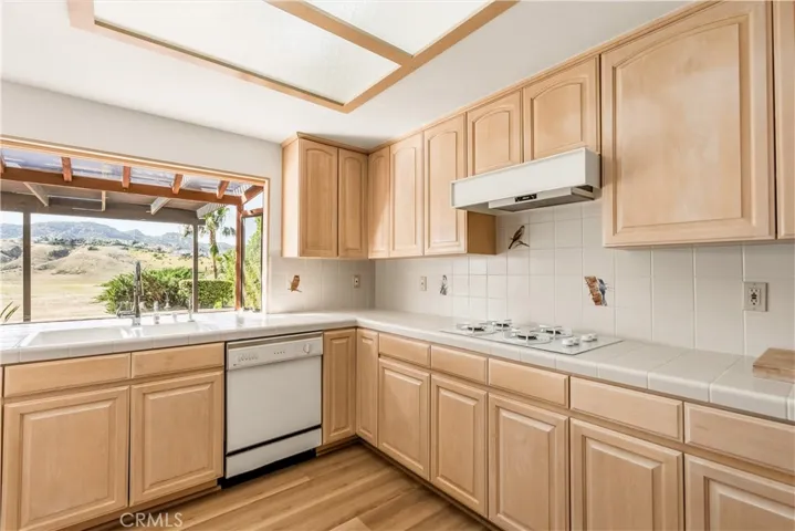 Good Counter Space
