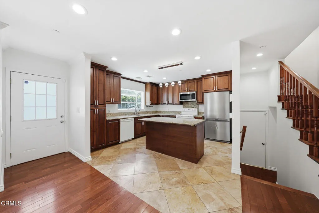 3302 Community Ave 19