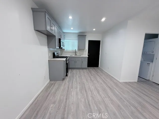 6827 Radford, North Hollywood, California 91605