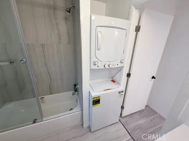 6827 Radford, North Hollywood, California 91605
