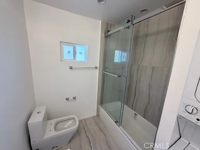 6827 Radford, North Hollywood, California 91605
