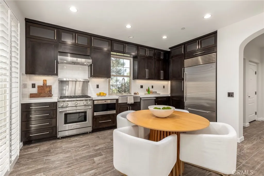 Built-In Fridge
Custom Cabinets