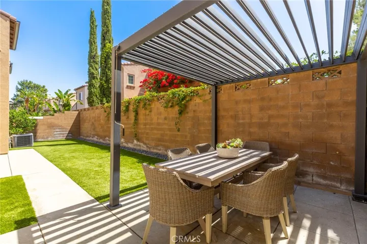 Alfresco Dining off The Kitchen
Covered Patio