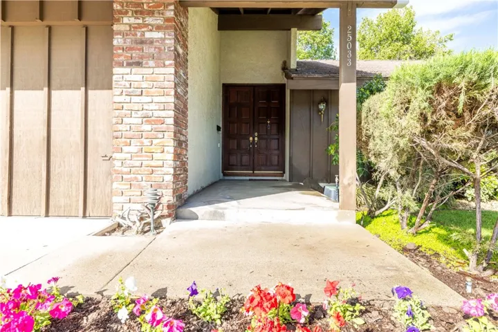 25033 Avenida Balita, Valencia, California 91355