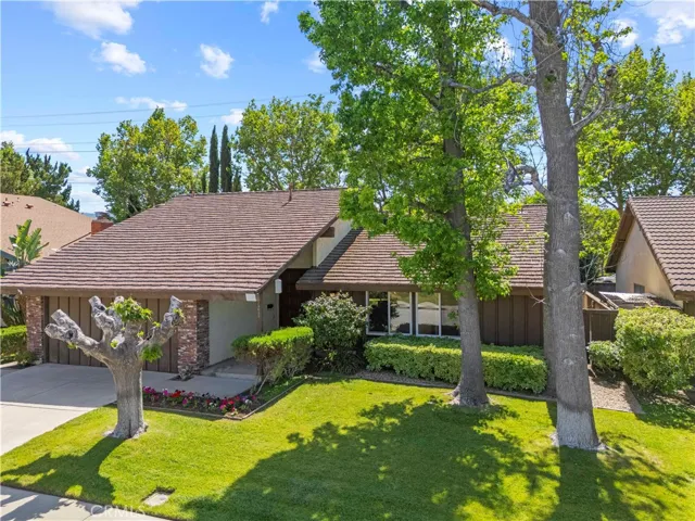 25033 Avenida Balita, Valencia, California 91355