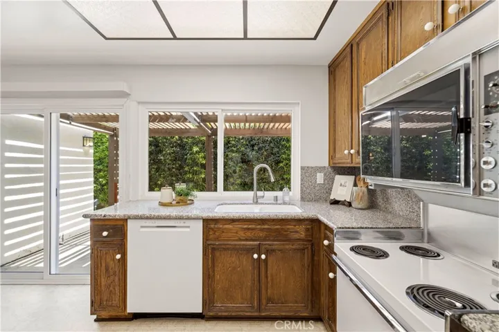 25033 Avenida Balita, Valencia, California 91355