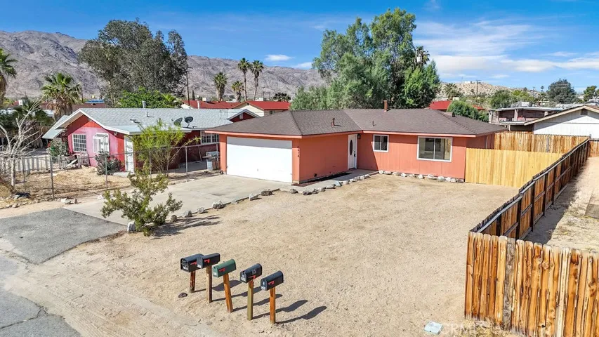 6414 East Court, 29 Palms, California 92277