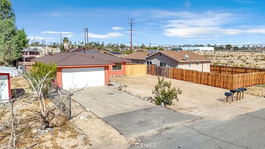 6414 East Court, 29 Palms, California 92277