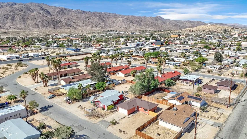 6414 East Court, 29 Palms, California 92277