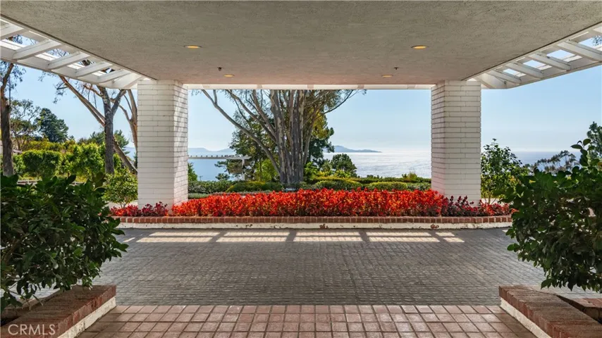 Dramatic porte-cochère entrance