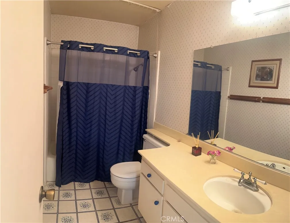 Hallway bathroom upstairs