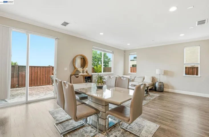 98 Driftwood Cir, Bay Point, California 94565