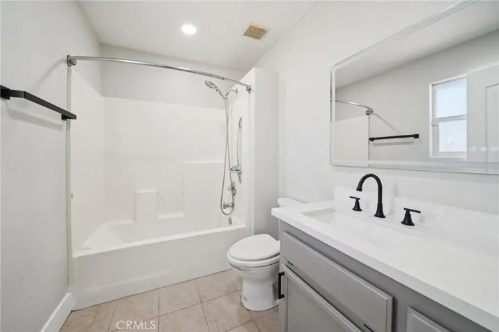 14980 Larch Street, Hesperia, California 92345