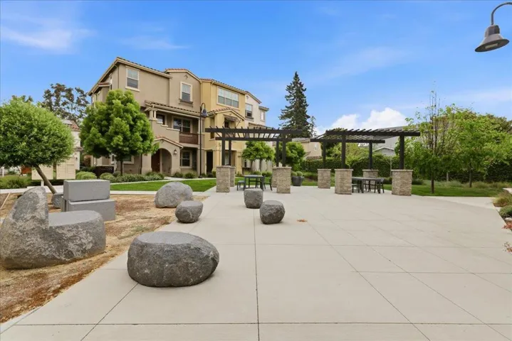 270 Ariana Place, Mountain View, California 94043