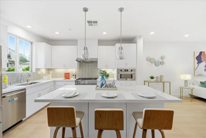 270 Ariana Place, Mountain View, California 94043