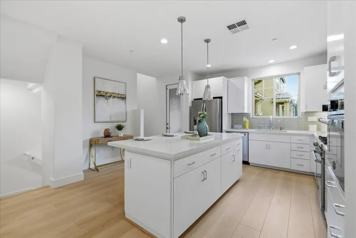 270 Ariana Place, Mountain View, California 94043