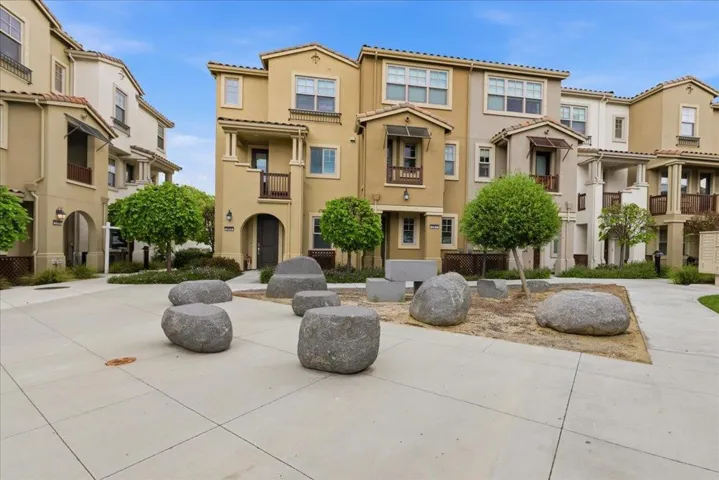 270 Ariana Place, Mountain View, California 94043