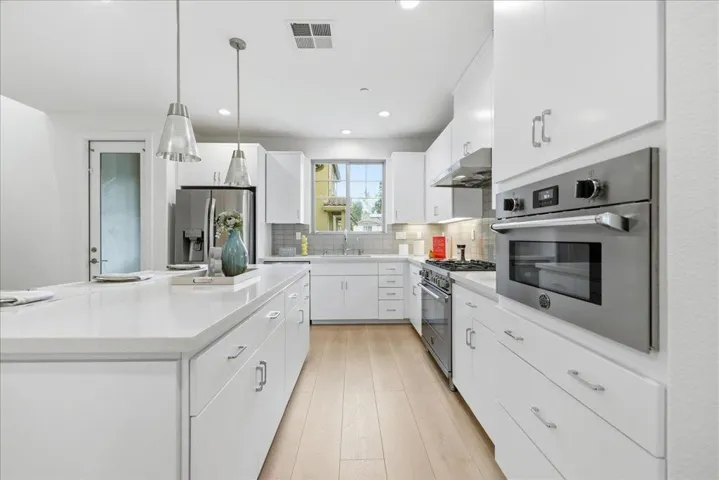 270 Ariana Place, Mountain View, California 94043