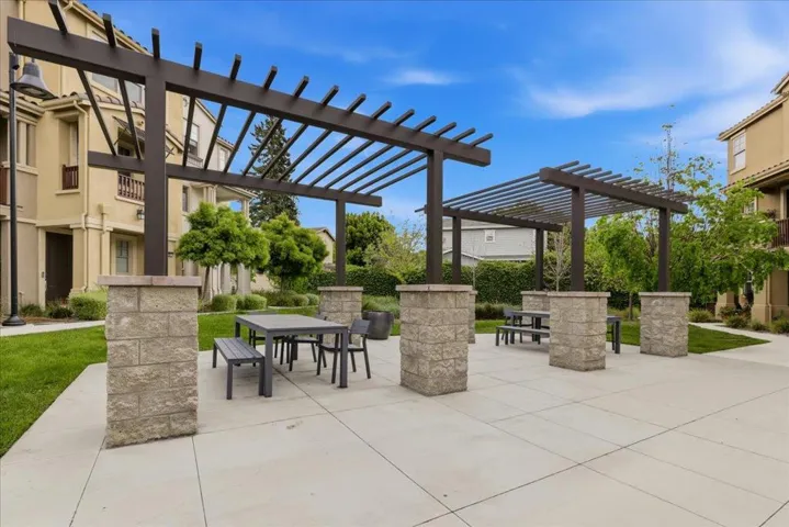 270 Ariana Place, Mountain View, California 94043