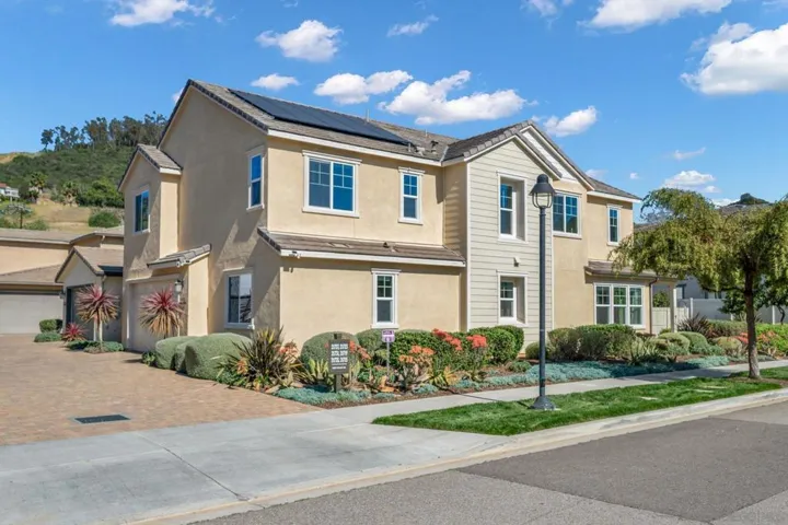 21715 Deer Grass, Escondido, California 92029