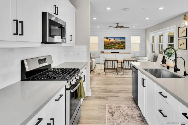 21715 Deer Grass, Escondido, California 92029