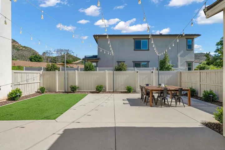 21715 Deer Grass, Escondido, California 92029