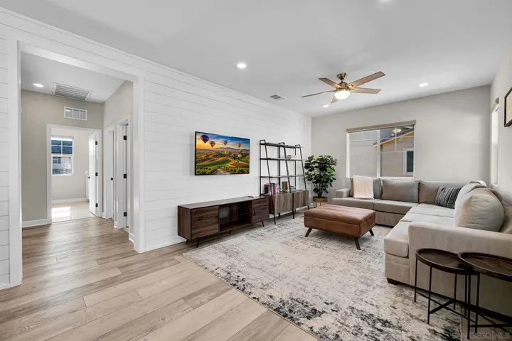 21715 Deer Grass, Escondido, California 92029