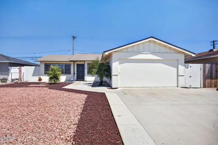 2-web-or-mls-UpmarketMedia-1566N7th-004
