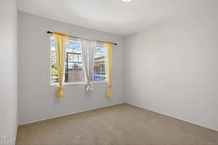 25-web-or-mls-UpmarketMedia-1566N7th-106