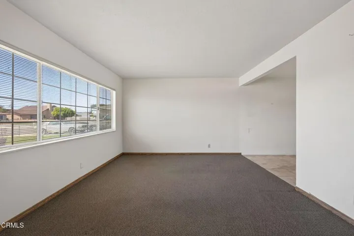 6-web-or-mls-UpmarketMedia-1566N7th-017