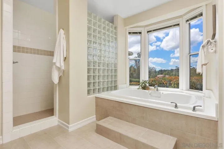 14353 Sandhill Dr., Poway, California 92064