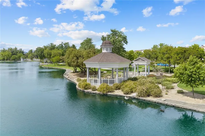 Gazebo aroiund lake