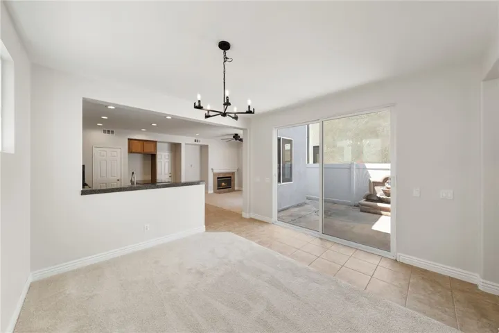 Dining room with access to Courtyard