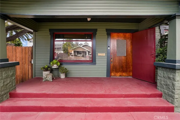 733 Walnut, Long Beach, California 90813